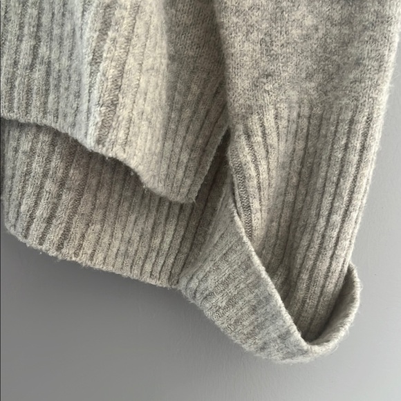Cozy Gray Turtleneck Sweater - Picture 3 of 8